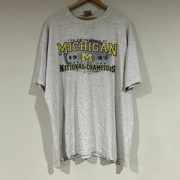 Vintage 1997 Thrashed Michigan Wolverines Champions Shirt - Picture 1 of 7